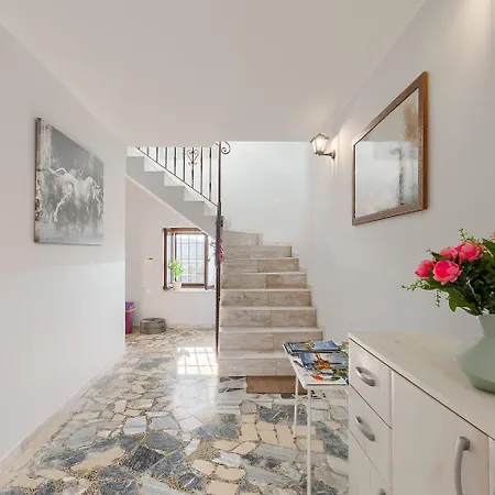 Apartmán Modernes Mit Panoramablick, Pool - Inmitten Von Historischem Zentrum