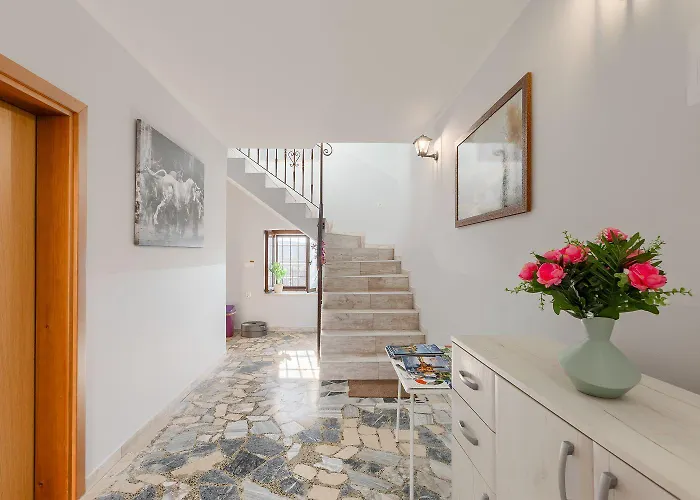 Apartmán Modernes Mit Panoramablick, Pool - Inmitten Von Historischem Zentrum