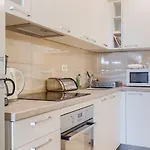 Apartmán Modernes Mit Panoramablick, Pool - Inmitten Von Historischem Zentrum *
