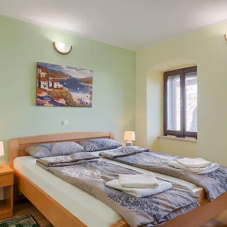 Apartmán Modernes Mit Panoramablick, Pool - Inmitten Von Historischem Zentrum Pazin