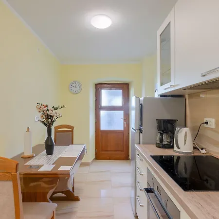 Modernes Mit Panoramablick, Pool - Inmitten Von Historischem Zentrum Apartment Pazin