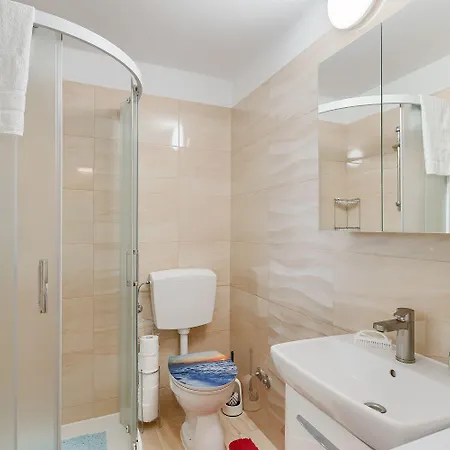 Modernes Mit Panoramablick, Pool - Inmitten Von Historischem Zentrum Apartment *