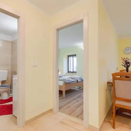 Apartmán Modernes Mit Panoramablick, Pool - Inmitten Von Historischem Zentrum Pazin