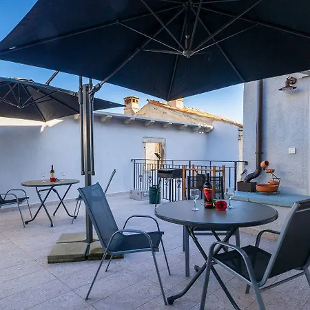 Modernes Mit Panoramablick, Pool - Inmitten Von Historischem Zentrum Apartment *