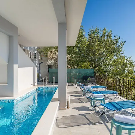 Modernes Mit Panoramablick, Pool - Inmitten Von Historischem Zentrum Apartment