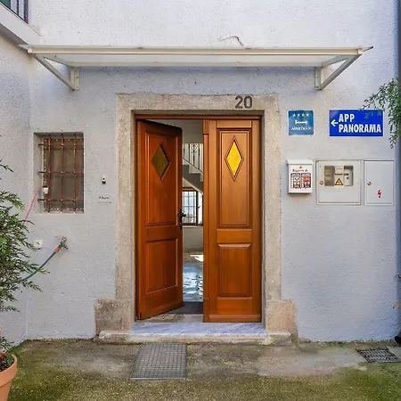 Apartment Modernes Mit Panoramablick, Pool - Inmitten Von Historischem Zentrum *