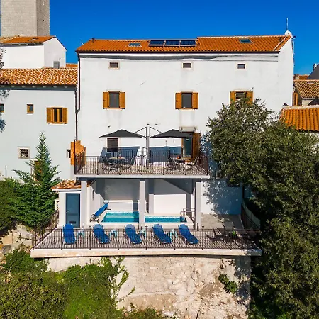 Apartment Modernes Mit Panoramablick, Pool - Inmitten Von Historischem Zentrum Pazin