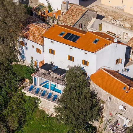 Apartmán Modernes Mit Panoramablick, Pool - Inmitten Von Historischem Zentrum Pazin